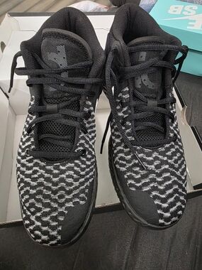 KD TREY 5 Black and White Knit Men's Sneakers